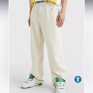 TOMMY JEANS
LOGO-WAIST BAGGY FIT JEAN